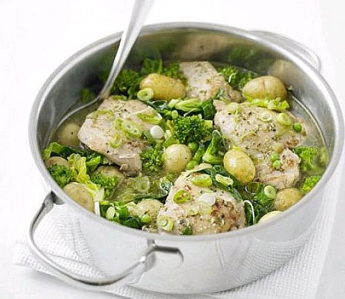 Carne de pui cu mazare si broccoli
