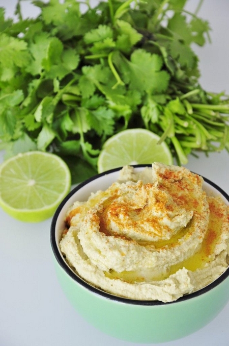 Hummus cu lime și coriandru