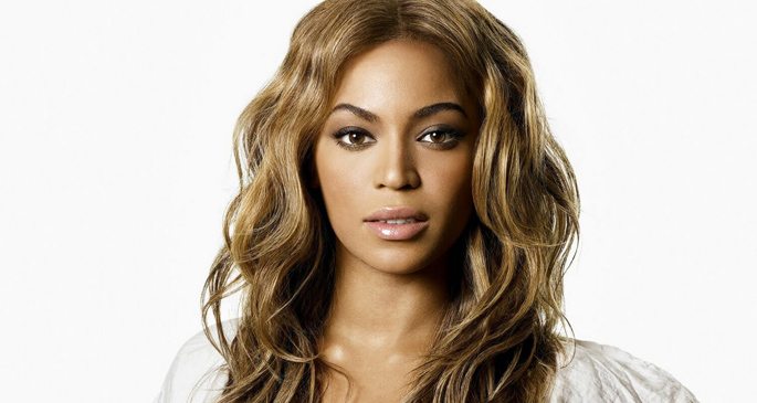 Beyonce va naște gemenii în locuința sa din Hollywood