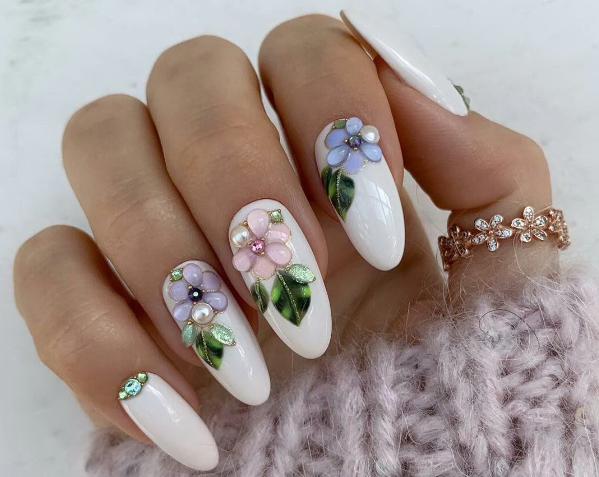 unghii rotunde cu flori