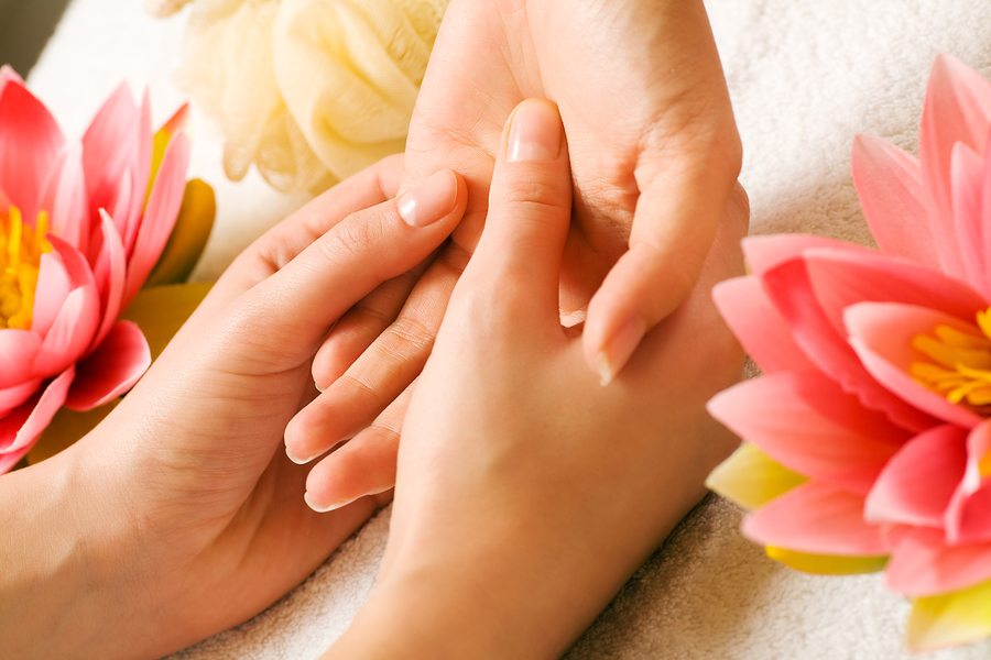 Masajul mâinilor are efect antistres