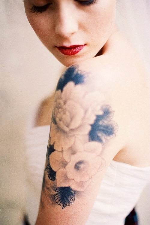tatuaj pentru fete cu flori