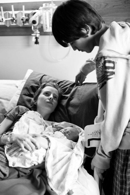 La doar 17 ani, însărcinată fiind a aflat că are și cancer 2