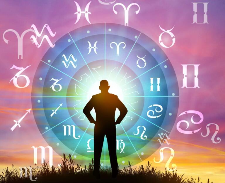 Horoscop weekend 25-27 noiembrie 2022. Balantele vor avea o dispozitie foarte buna